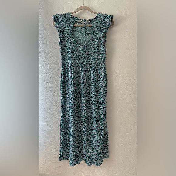 A New Day Floral Smocked Open Back Midi Dress Women's Size XS with pockets - Picture 6 of 11